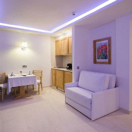 فندق My Way Luxury Ibiza بلايا دي أون بوسا المظهر الخارجي الصورة